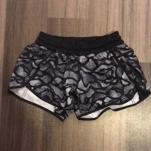 Lulu lemon tracker short